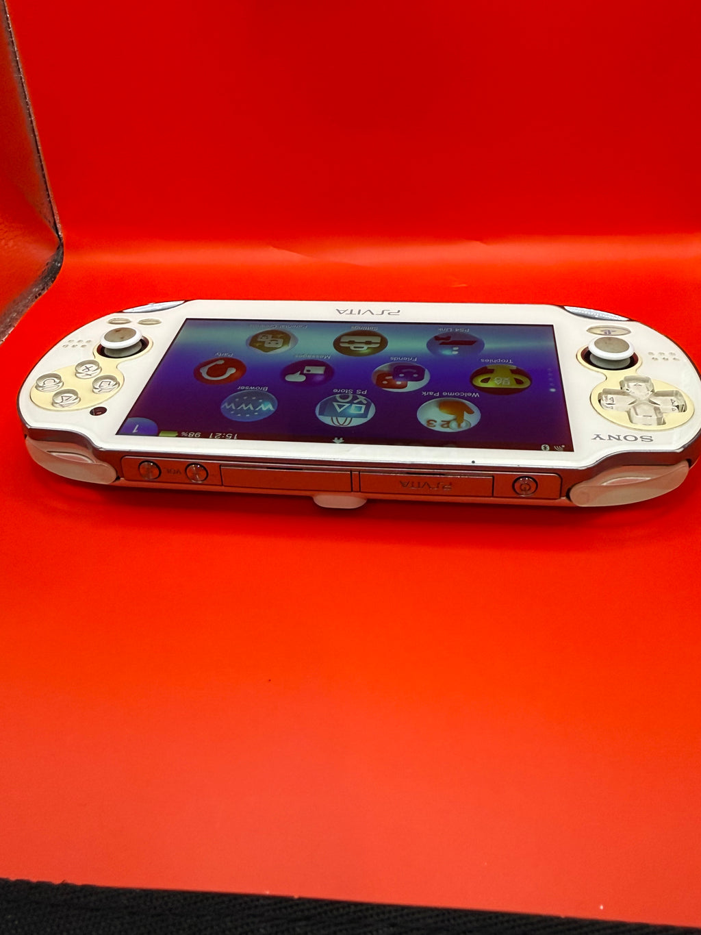 White Sony PlayStation Vita 1000 (PCH-1000)  128GB Region Free