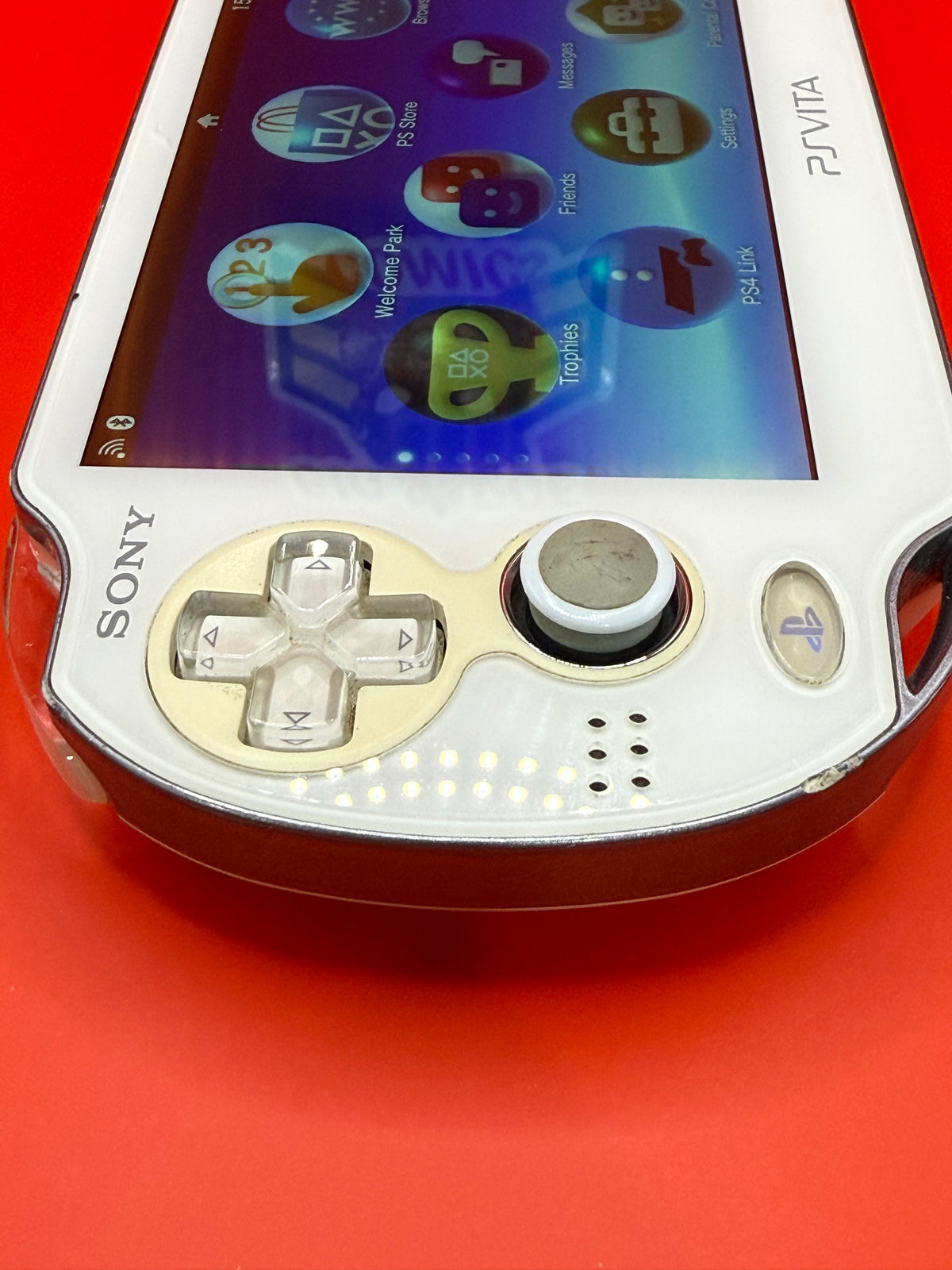 White Sony PlayStation Vita 1000 (PCH-1000)  128GB Region Free